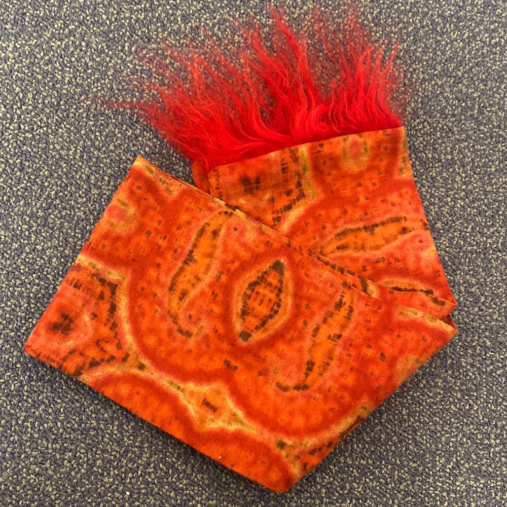 Printed velour scarf with further detail